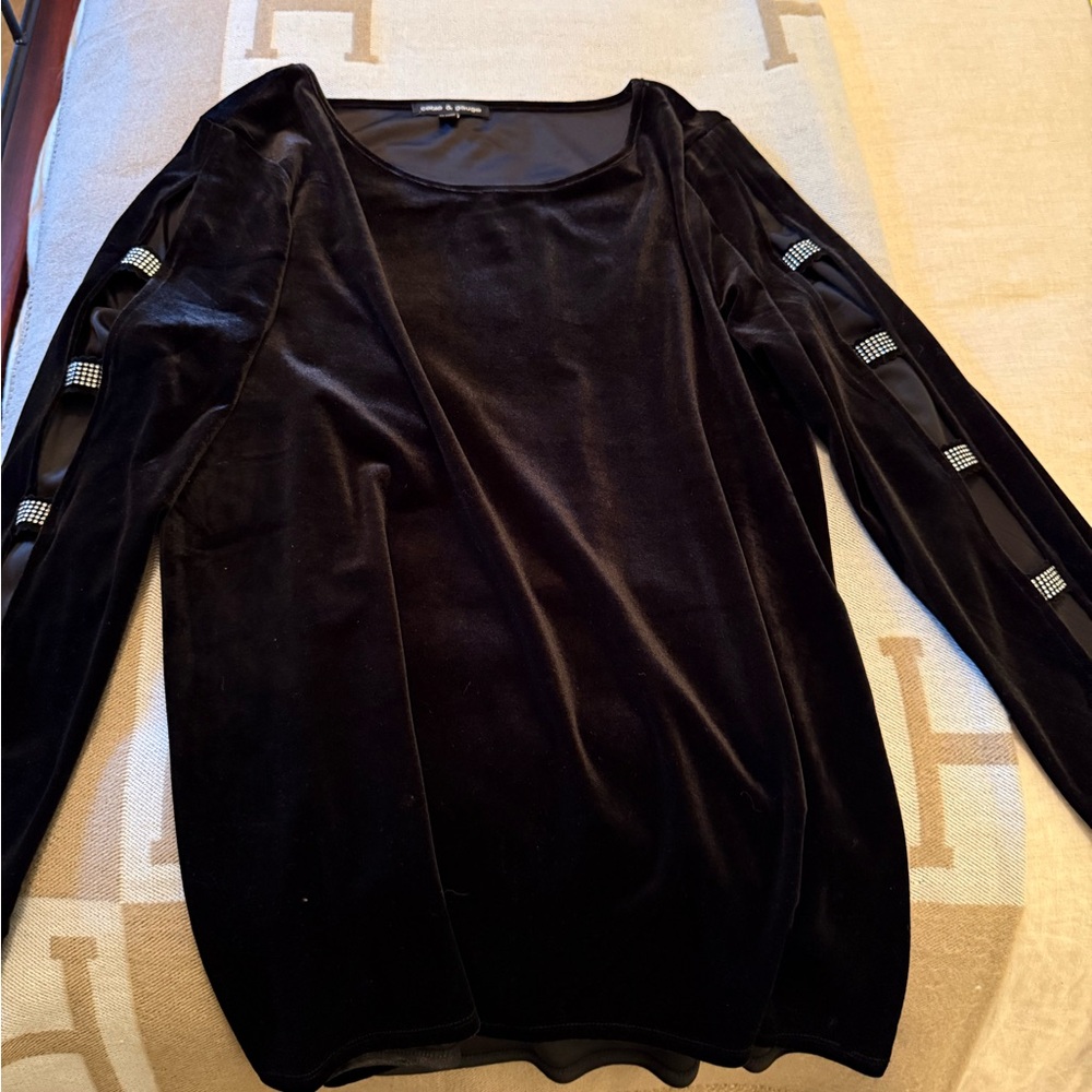 Elegant Black Velvet Women's Top